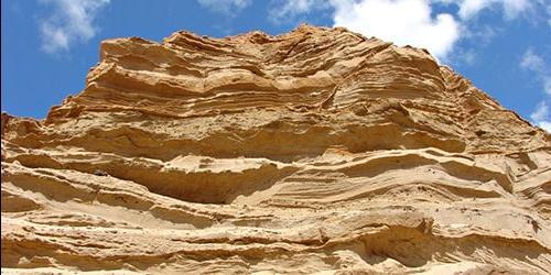 Com que sonha uma montanha de areia?
 2367