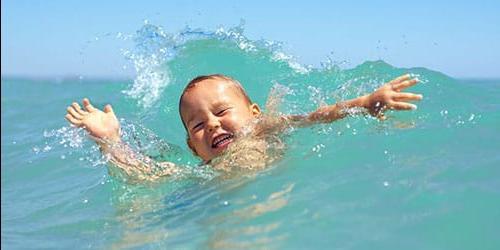 O que significa sonhar que uma criança está a afogar-se na água?
 9853