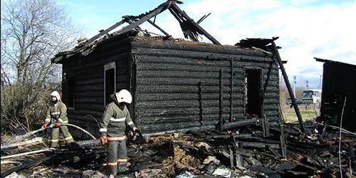 Porque sonha com uma casa queimada após um incêndio, quer seja a sua ou de outra pessoa – interpretações de vários sonâmbulos.