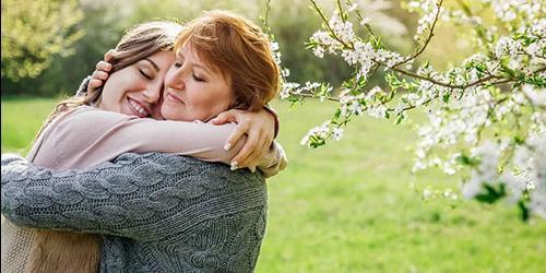 Sonhou com a sua mãe morta? Viu a sua mãe morta viva no seu sonho? Interpretar o sonho de acordo com diferentes livros de sonho.