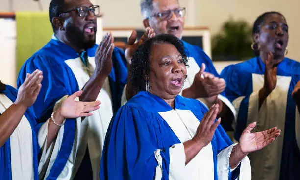 Interpretação dos Sonhos: O Coro como Símbolo de Harmonia e Transformação