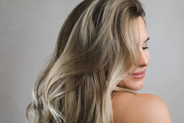 Interpretação dos Sonhos com Cabelo: Revelações de Oráculos