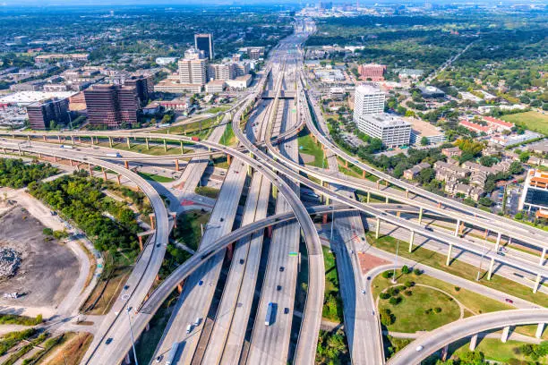 Interpretação de Sonhos: O Significado de Sonhar com Viadutos