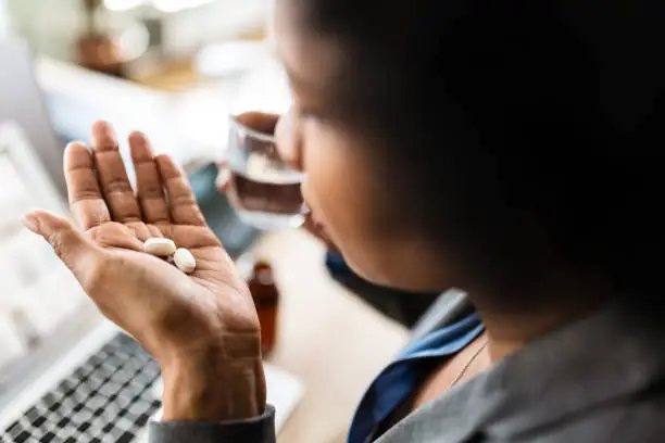 Interpretação dos Sonhos com Esmalte: Perspectivas de Vários Sonhadores