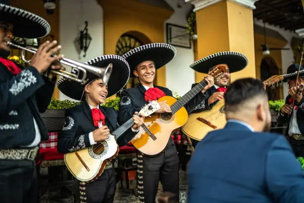 Interpretação dos Sonhos: Serenata como Mensagem do Inconsciente