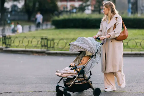 Significado dos Sonhos com Carrinhos de Bebê